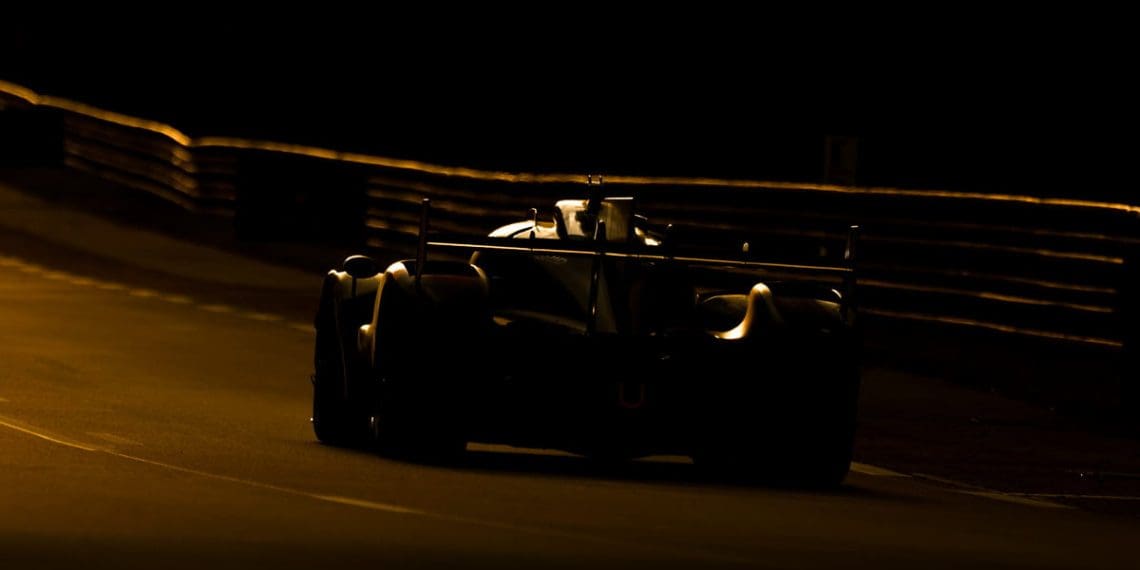 Hirakawa lidera em Le Mans após 16 horas com safety car prestes a sair.