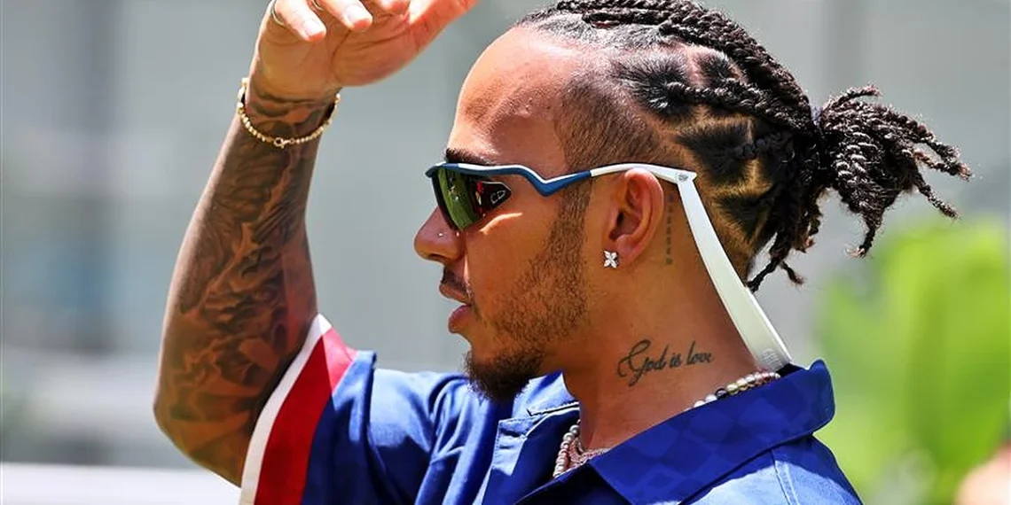 ‘Quase colidiu comigo!’ Lewis Hamilton responde ao piloto da Ferrari.