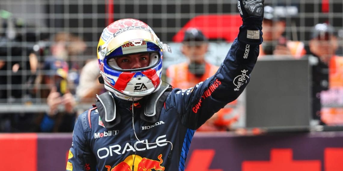 Verstappen brilha em emocionante corrida na China mostrando a competição de alto nível de 2024.