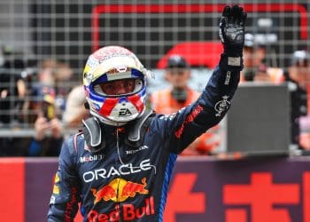 Verstappen brilha em emocionante corrida na China mostrando a competição de alto nível de 2024.