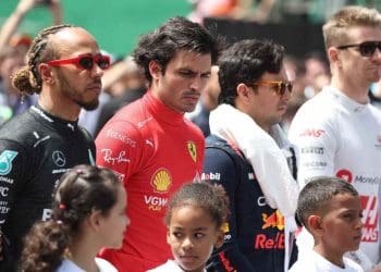 Carlos Sainz pronto para se juntar a uma equipe onde será valorizado após a traição da Ferrari em favor de Lewis Hamilton.