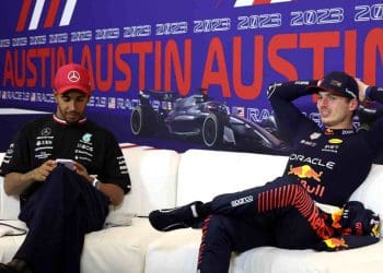 Max Verstappen prevê resultados do Qualifying de forma hilária para o Grande Prêmio do Bahrein, causando ainda mais frustração para Lewis Hamilton e seus concorrentes.