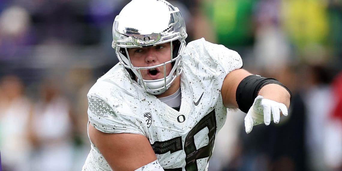 GIANTS COACH CAUGHT TALKING TO SENIOR BOWL STAR ON OL!