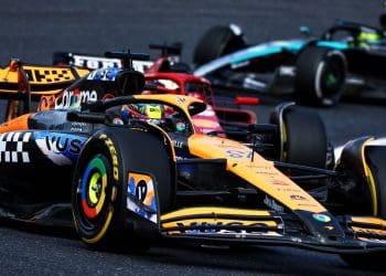Piastri chocado por táticas na corrida de F1 no Japão.