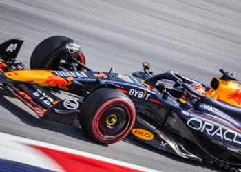 Hamilton afirma que Verstappen estava significativamente mais rápido no alta velocidade da Fórmula 1 na Áustria.