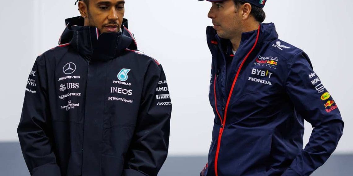 Sergio Perez prédit que le passage de Lewis Hamilton chez Ferrari provoquera de l’envie chez Mercedes en ce qui concerne le partage des données.