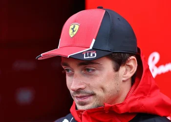 Charles Leclerc afirma que a Ferrari vai alcançar a Red Bull.