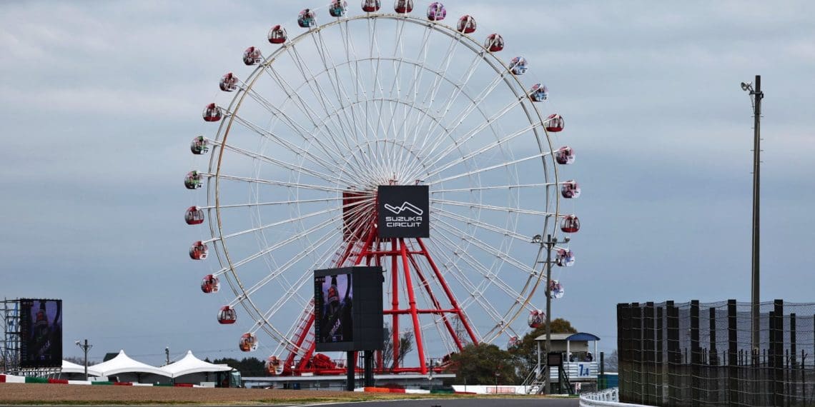 Verstappen na frente com companheiro de equipe da Red Bull em segundo após acidente de Sargeant.