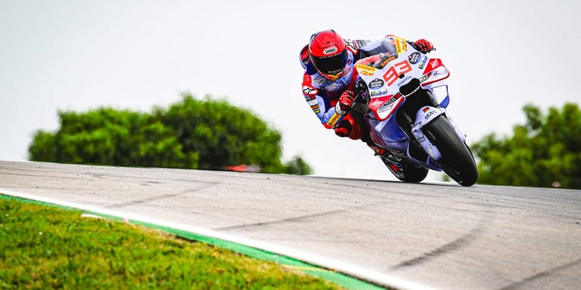Marquez cai, Bagnaia lidera – Resumo do treino em Portimão
