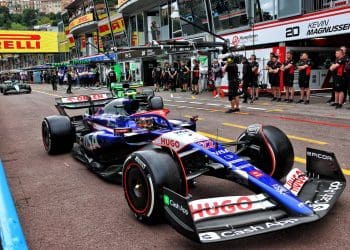 Tsunoda: Red Bull Racing mira superar competidores da Fórmula 1 da Aston Martin.