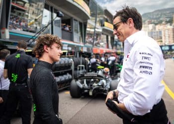Wolff transformando Mercedes na equipe de Antonelli, segundo Villeneuve.