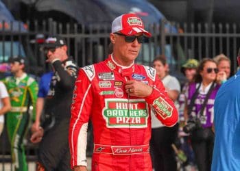 Kevin Harvick pede que a NASCAR implemente modificações ‘significativas’ para melhorar as corridas em Superspeedway.