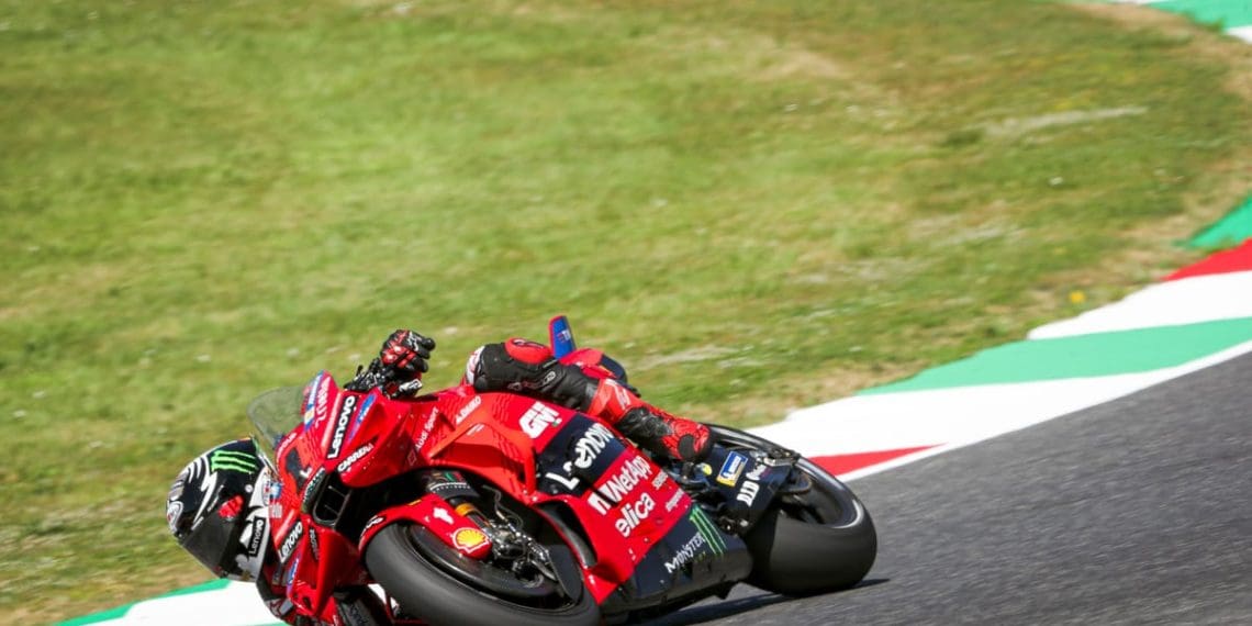 Bagnaia emerge vitorioso na Sprint de Mugello após acidente caro de Martin.