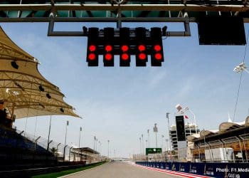 Excitação aumenta para a abertura da temporada da Fórmula 1 no Bahrein.