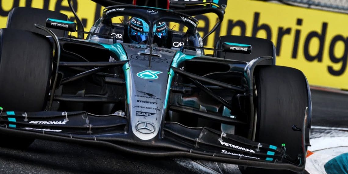 Russell sugere problema com carro da Mercedes na corrida do Grande Prêmio de Miami