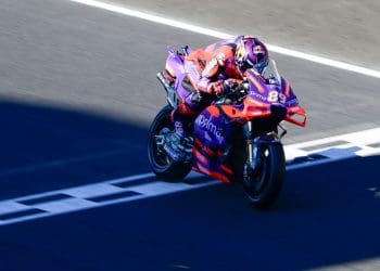 Martin garante primeiro lugar na qualificação de Le Mans apesar de colisão com Bagnaia.