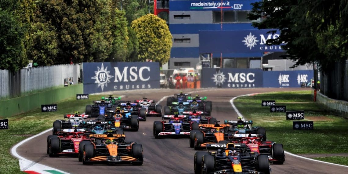 Estella elogia fator incrível contribuindo para triunfos de Verstappen na Fórmula 1