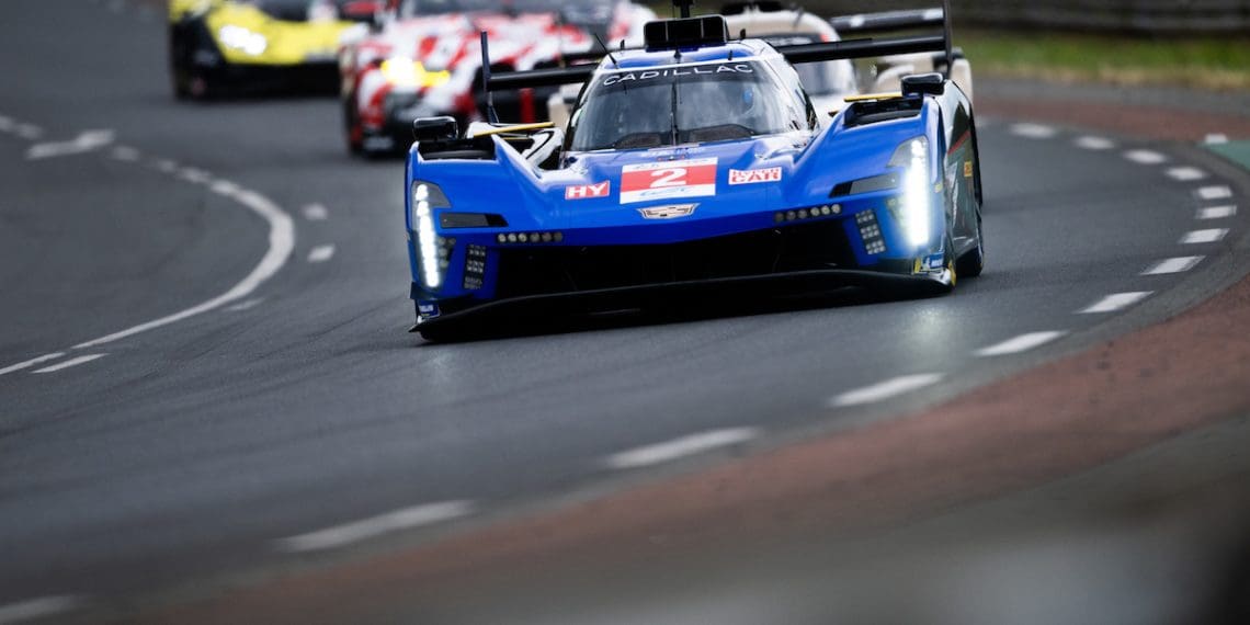 Palou lidera após 20 horas em Le Mans