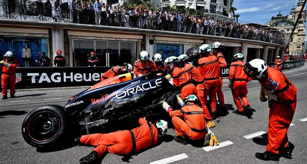 MARKO: Acidente de Perez resultará em perda de €2 a €3 milhões para Red Bull.