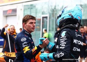 Verstappen antecipa uma corrida intrigante com condições de pneus e clima.