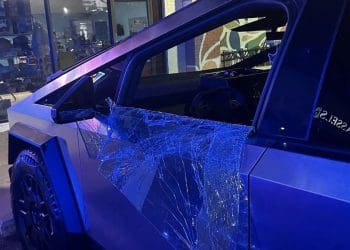 Tesla’s “Unbreakable” Myth Shattered: Cybertruck Fails to Stop Brazen Break-In