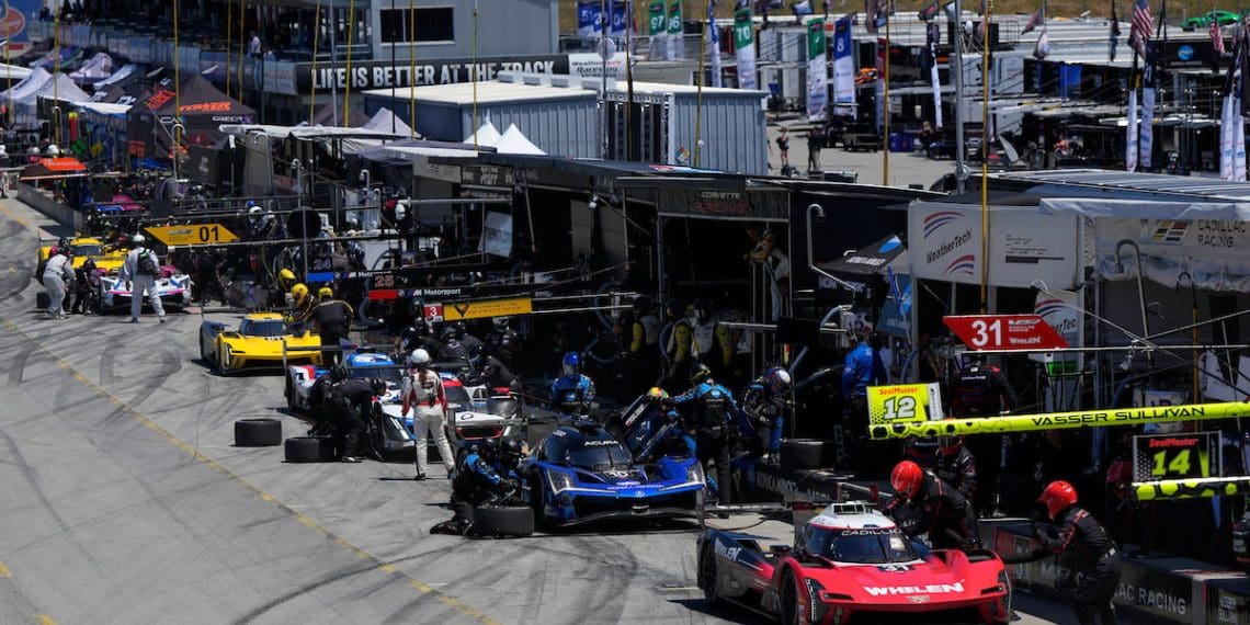 Acura #10 Albuquerque lidera em sessão caótica em Laguna Seca do IMSA