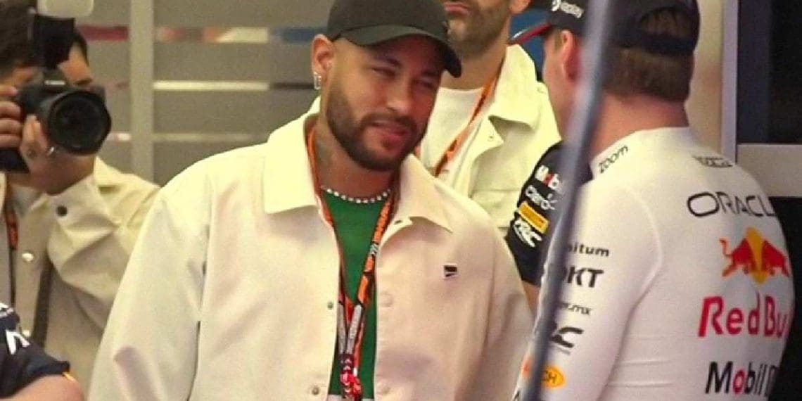 Max Verstappen visto com lenda do futebol brasileiro no Grande Prêmio do Bahrein, valendo $250 milhões.