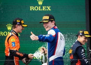 Stanek vence corrida Sprint da F2 Australiana após penalização de Hadjar.