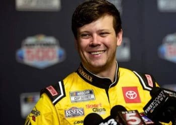 Erik Jones, piloto de Jimmie Johnson, declara estar totalmente recuperado após perder duas corridas devido a lesão.