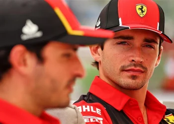 Eddie Jordan critica ‘ridiculice’ de Carlos Sainz