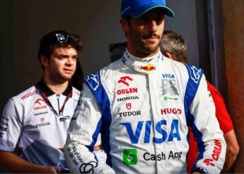 Fãs decepcionados com eliminação de Daniel Ricciardo no Q1 no Grande Prêmio da Espanha.