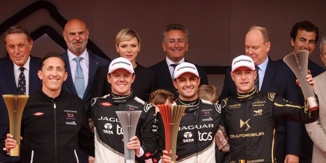 Jaguar corredores terão igual chance de competir pelo campeonato, afirma Evans.