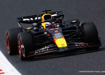 Verstappen conquista o topo na classificação do Grande Prêmio do Japão, Perez luta ferozmente.