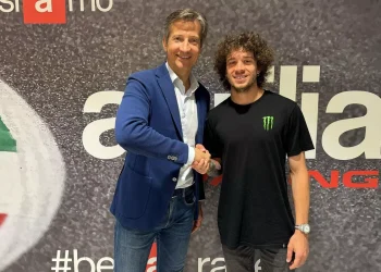 CEO da Aprilia expressa preocupações sobre equipe completamente nova de MotoGP em 2025.