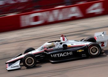 Equipes da IndyCar concluem último teste híbrido em Iowa antes da corrida inaugural.