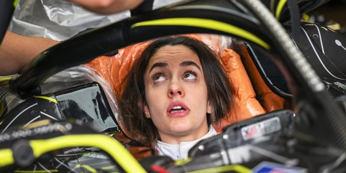 Fórmula E implementará teste obrigatório para pilotos femininas.