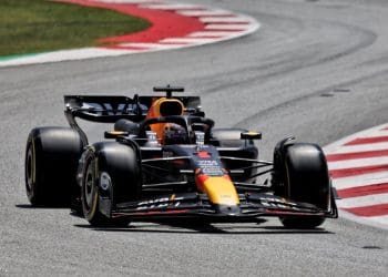 Verstappen acredita que escolha do aerofólio traseiro prejudicou chances de garantir pole position na F1 Espanhola.