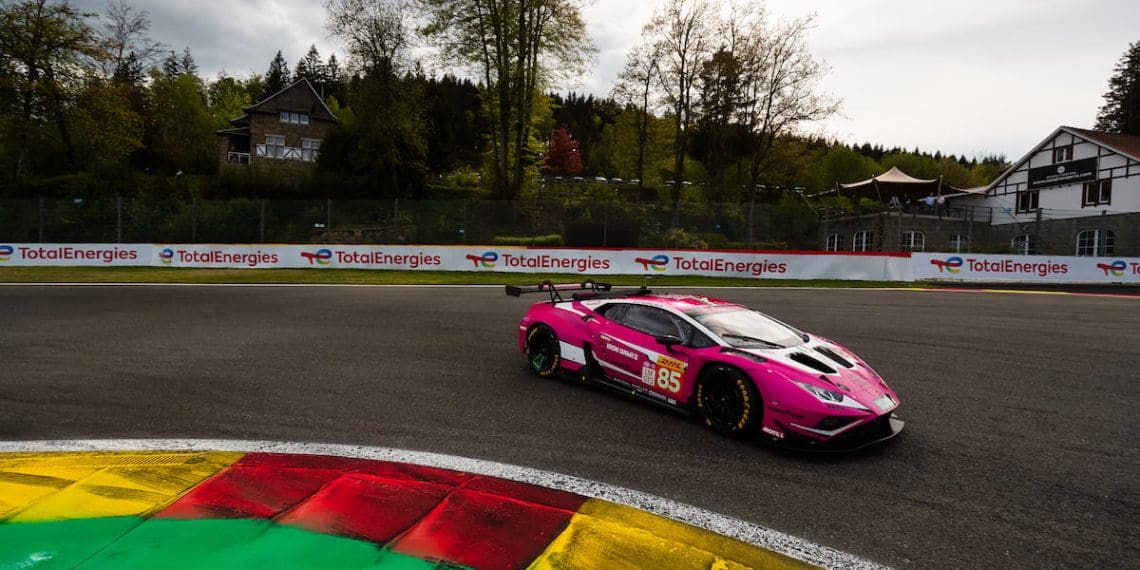 Bovy conquista a primeira posição na classificação da LMGT3 para as Iron Dames em seu circuito local.