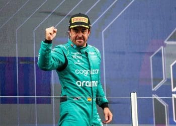 Fernando Alonso visa transformar a Aston Martin em uma equipe campeã após assinar uma extensão de contrato de longo prazo.