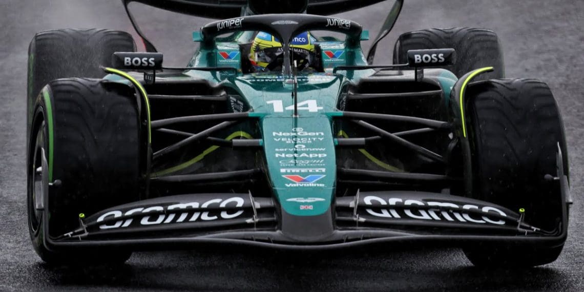 Alonso feliz com terceiro lugar na Qualificação Sprint tensa da F1 na China.