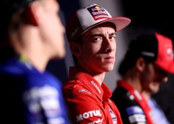 Acosta pede para pilotos da MotoGP evoluírem.