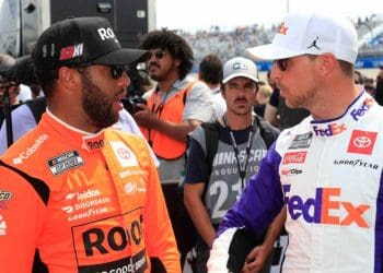 NASCAR bad boy Denny Hamlin confessa ter urinado no banco durante corrida em Atlanta.
