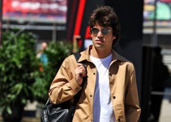 Aston Martin discutirá contrato de Stroll na F1 nas próximas semanas.