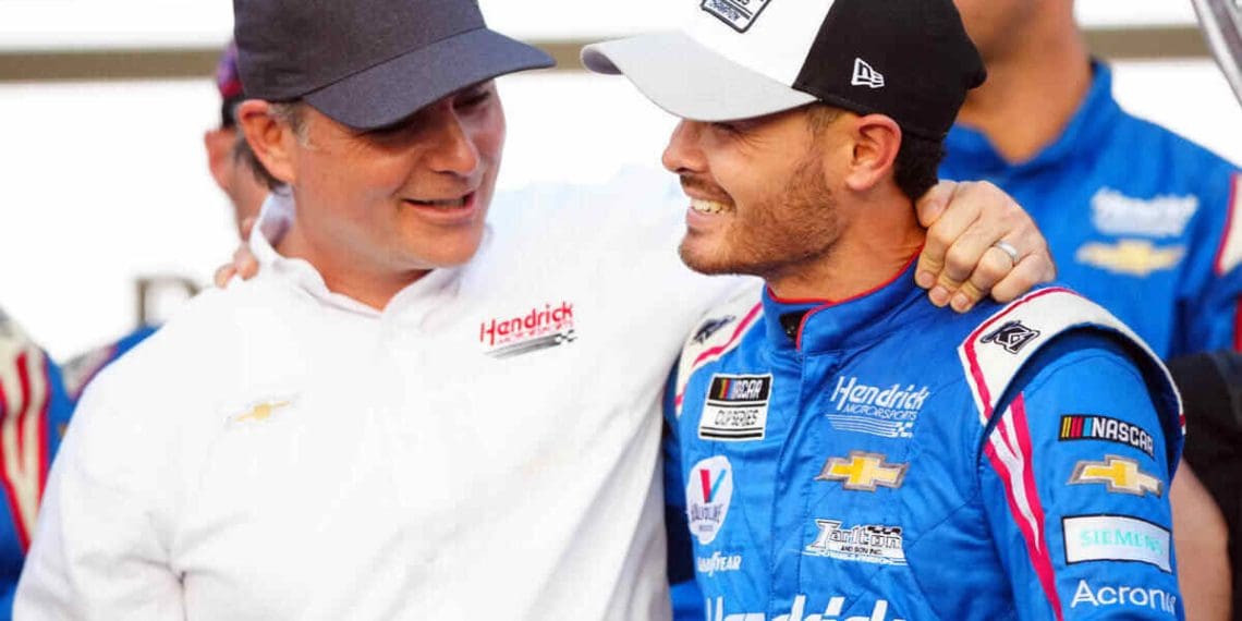 Jeff Gordon animado por garantir a Kyle Larson uma vaga na Indy 500 graças ao apoio de Rick Hendrick.