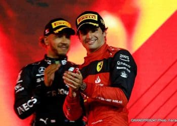 Hakkinen: Mercedes se beneficiaria do talento único de Sainz.