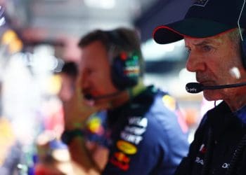 Mark Hughes acredita que a decisão de Adrian Newey em relação à Red Bull é baseada puramente em motivos pessoais.