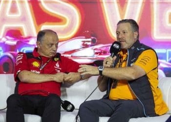 McLaren revela grande colaboração com gigante do e-commerce de $26 bilhões após último acordo de HP da Ferrari.