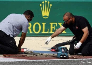 Pilotos da Fórmula 1 expressam preocupações sobre tampas de bueiro durante os testes no Bahrain.