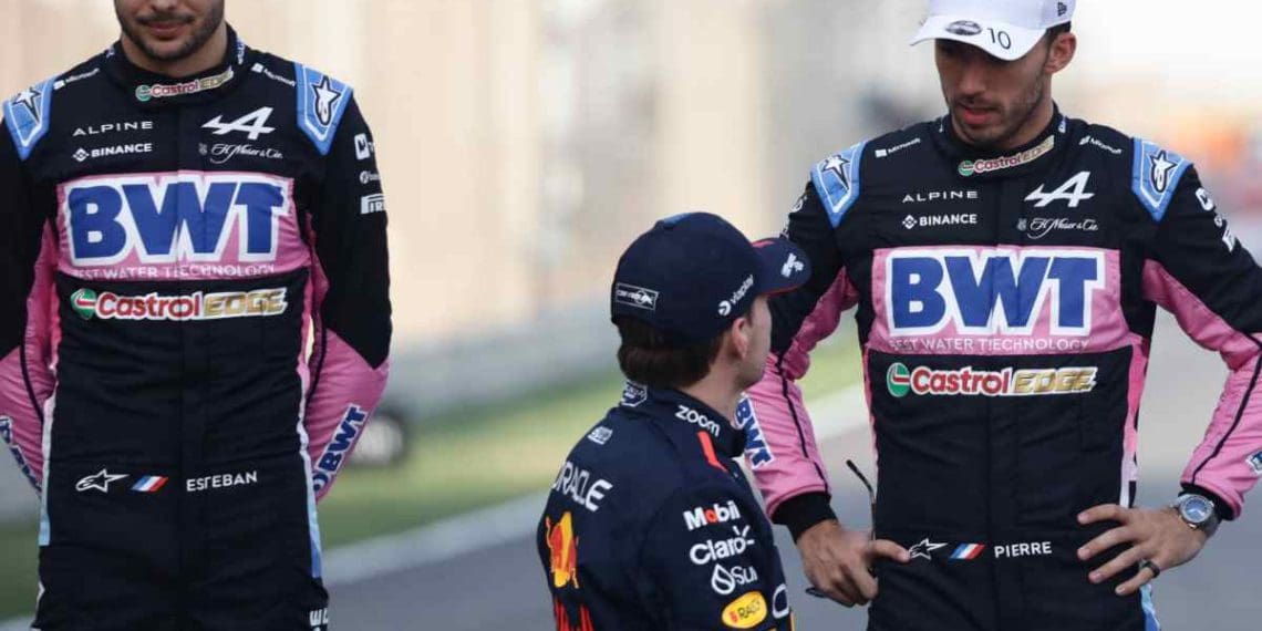 Ex-chefe de equipe da Fórmula 1 critica desempenho fraco da Alpine em 2024, alerta que Esteban Ocon e Pierre Gasly podem sair se a situação não melhorar.