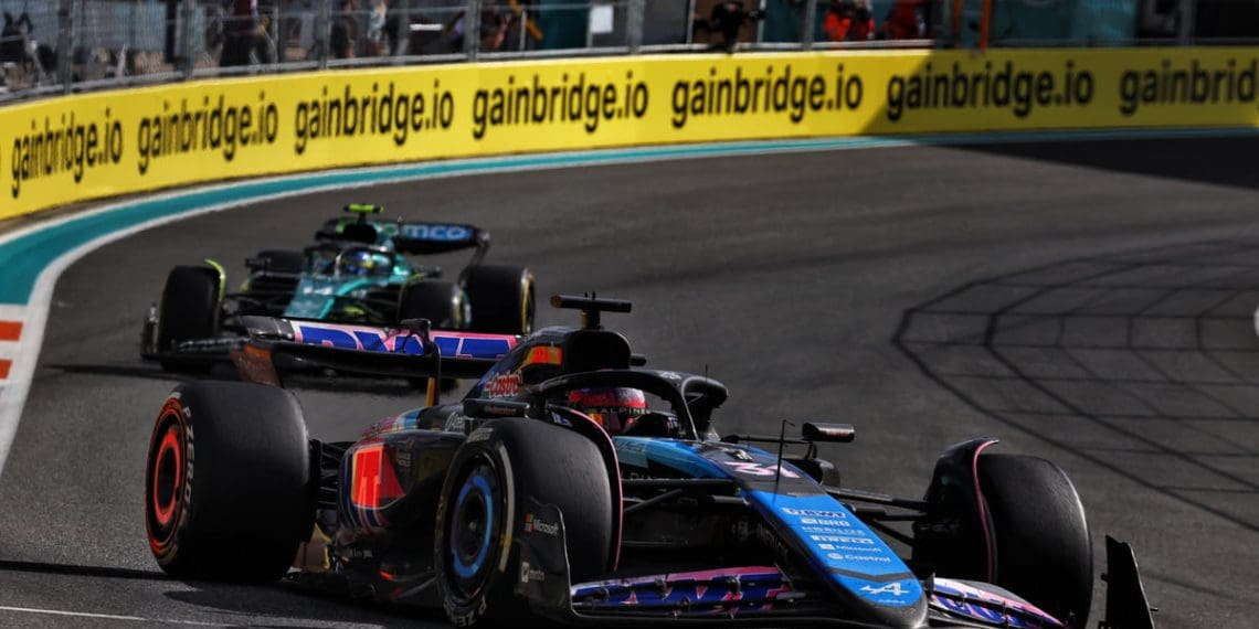 Ocon: Alpine precisa melhorar velocidade de corrida na F1 apesar de pontuar em Miami.